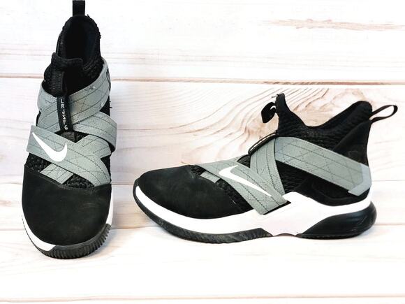 Nike Lebron Soldier 12 SFG Men\'s Black Basketball Shoes Size 8.5 AO4054-004 main image 4
